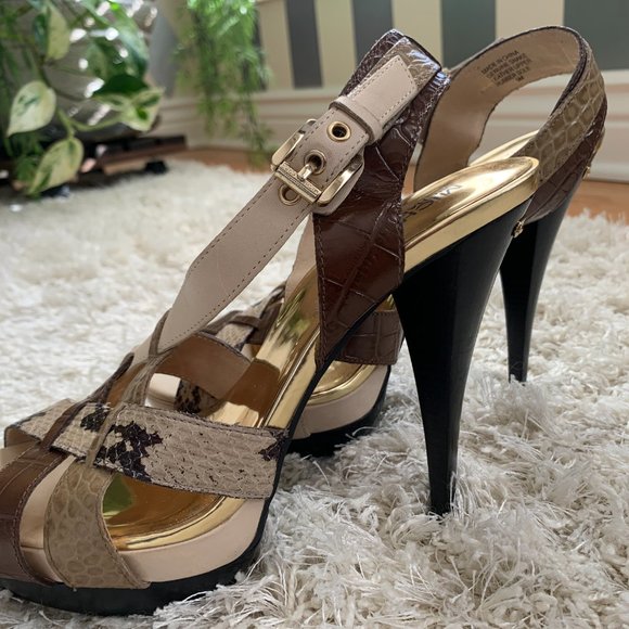 Michael Kors Plaftorm Heels, size 9 - Picture 7 of 11